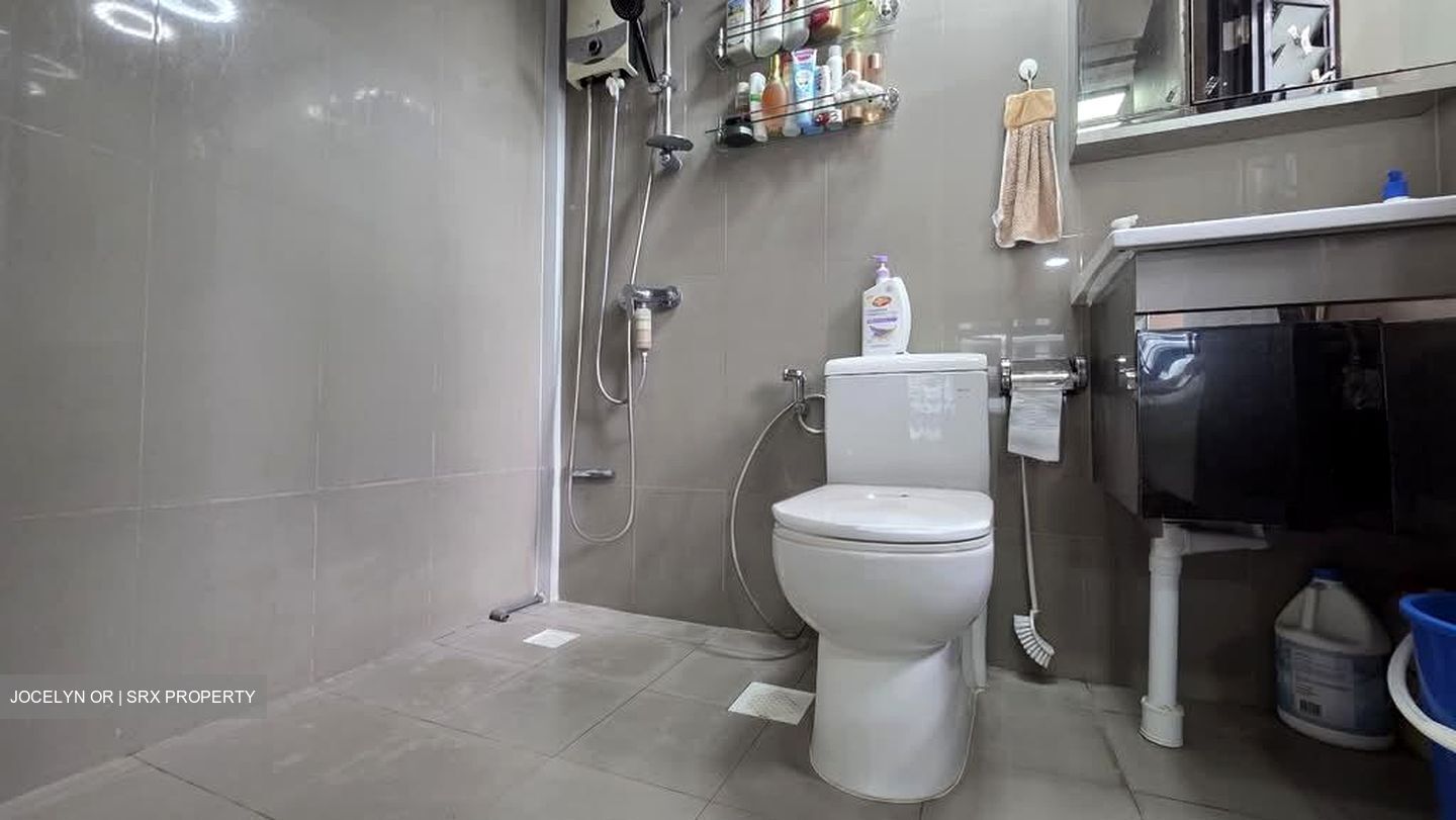 Tampines Street 61 (Tampines), Multi Generation #558618231